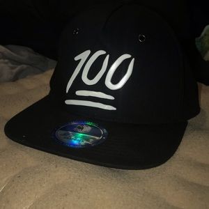 💯 SnapBack hat